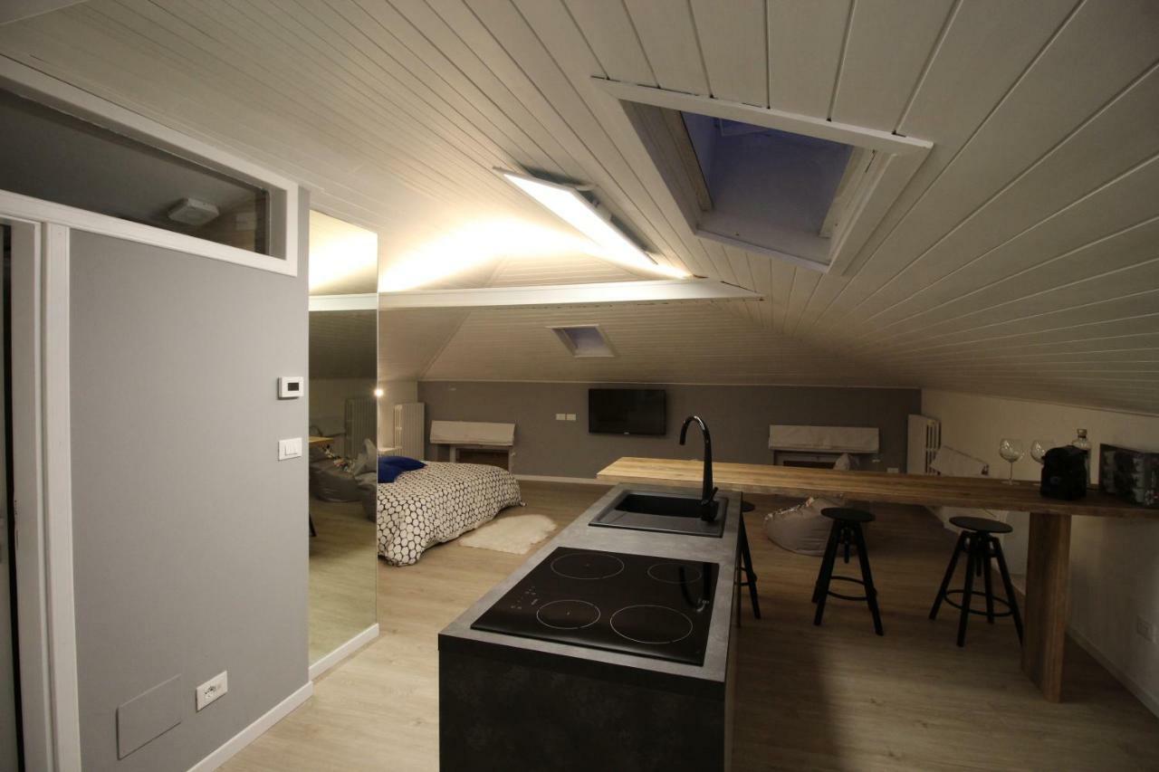 Apartmán La Mansarda Di Juliette Desenzano del Garda Exteriér fotografie