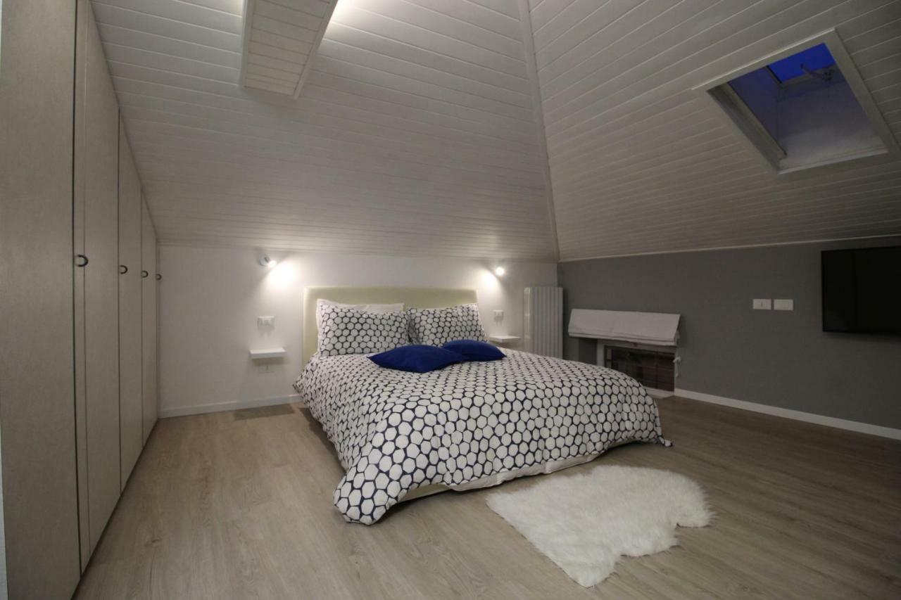 Apartmán La Mansarda Di Juliette Desenzano del Garda Exteriér fotografie