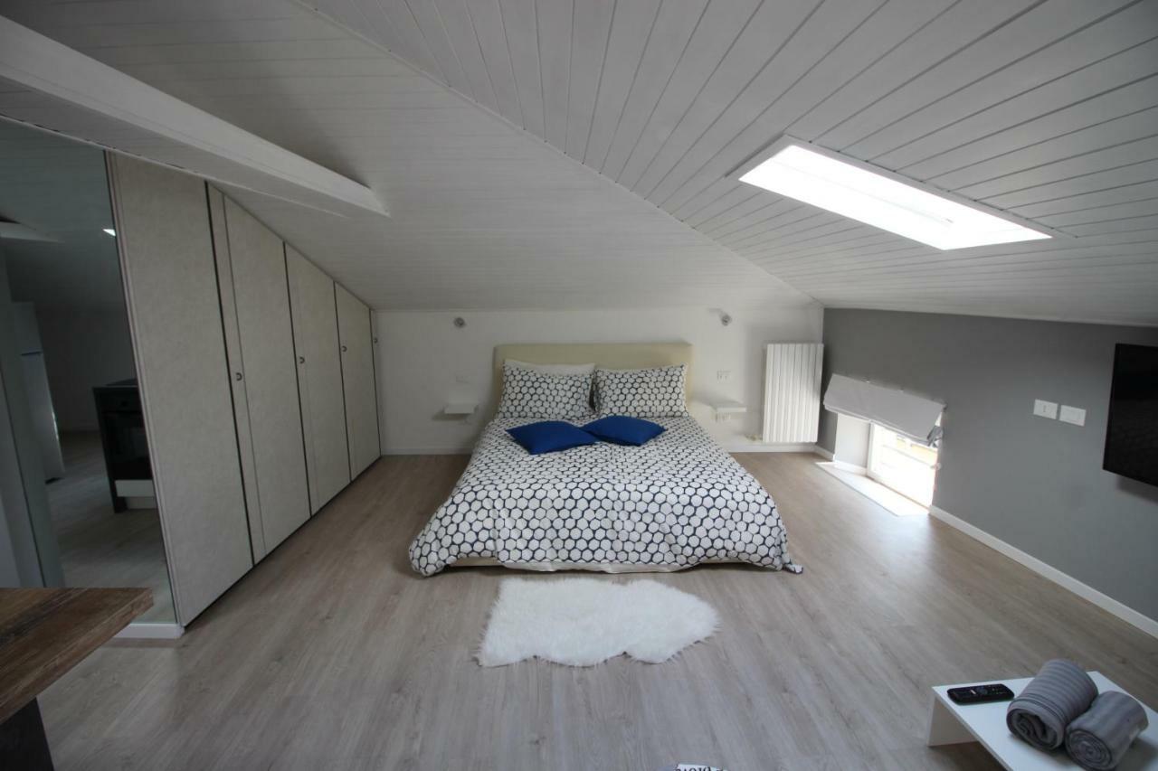 Apartmán La Mansarda Di Juliette Desenzano del Garda Exteriér fotografie