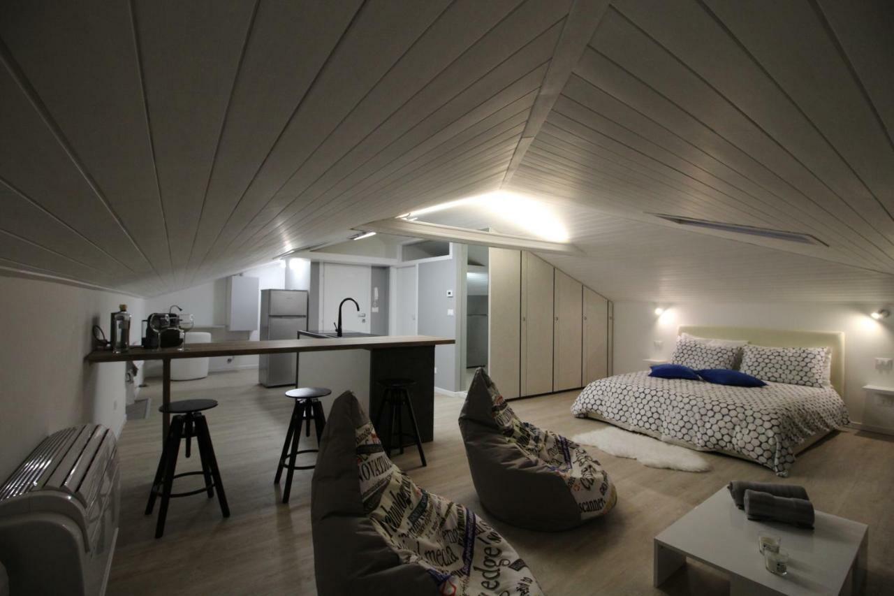 Apartmán La Mansarda Di Juliette Desenzano del Garda Exteriér fotografie
