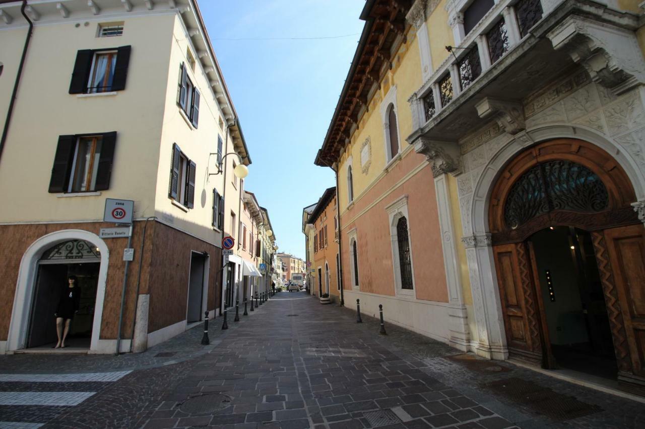 Apartmán La Mansarda Di Juliette Desenzano del Garda Exteriér fotografie