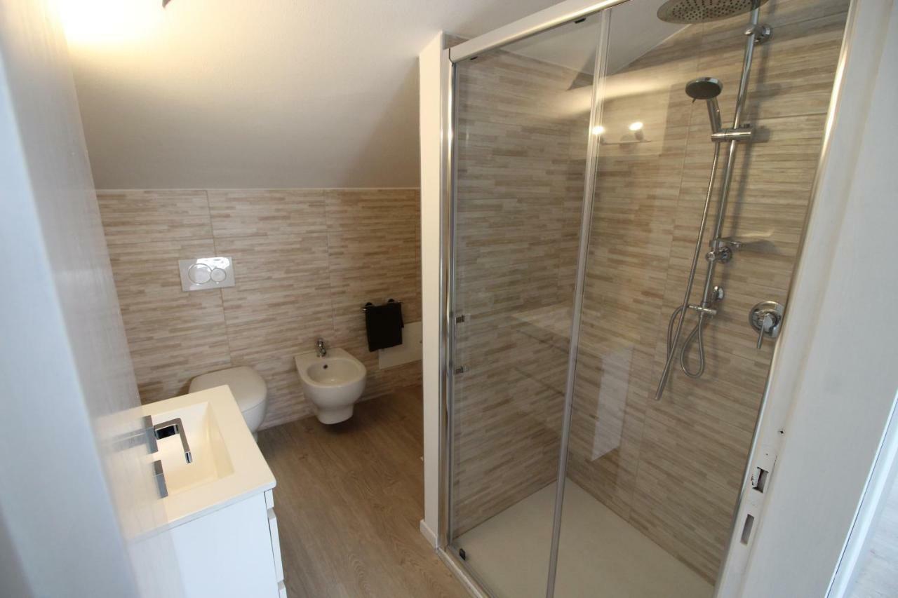 Apartmán La Mansarda Di Juliette Desenzano del Garda Exteriér fotografie