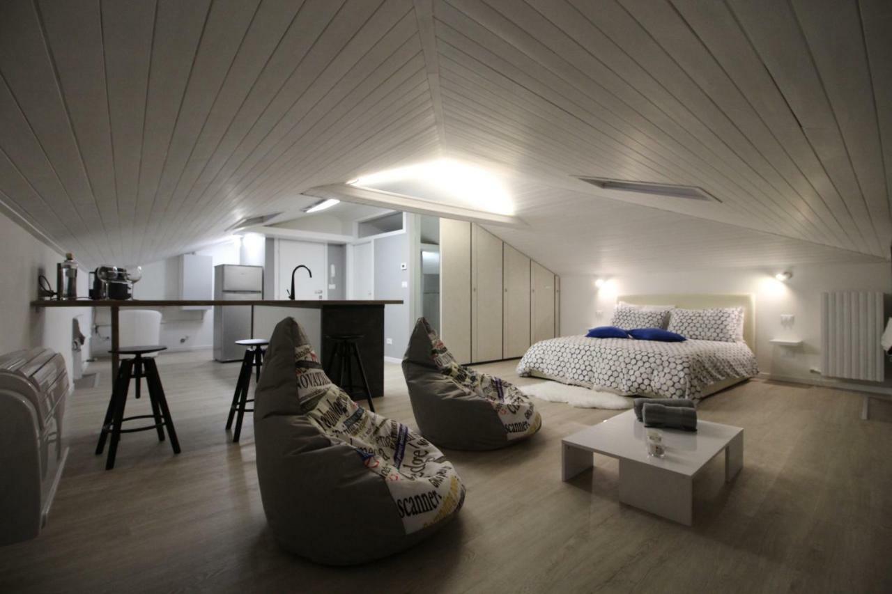 Apartmán La Mansarda Di Juliette Desenzano del Garda Exteriér fotografie