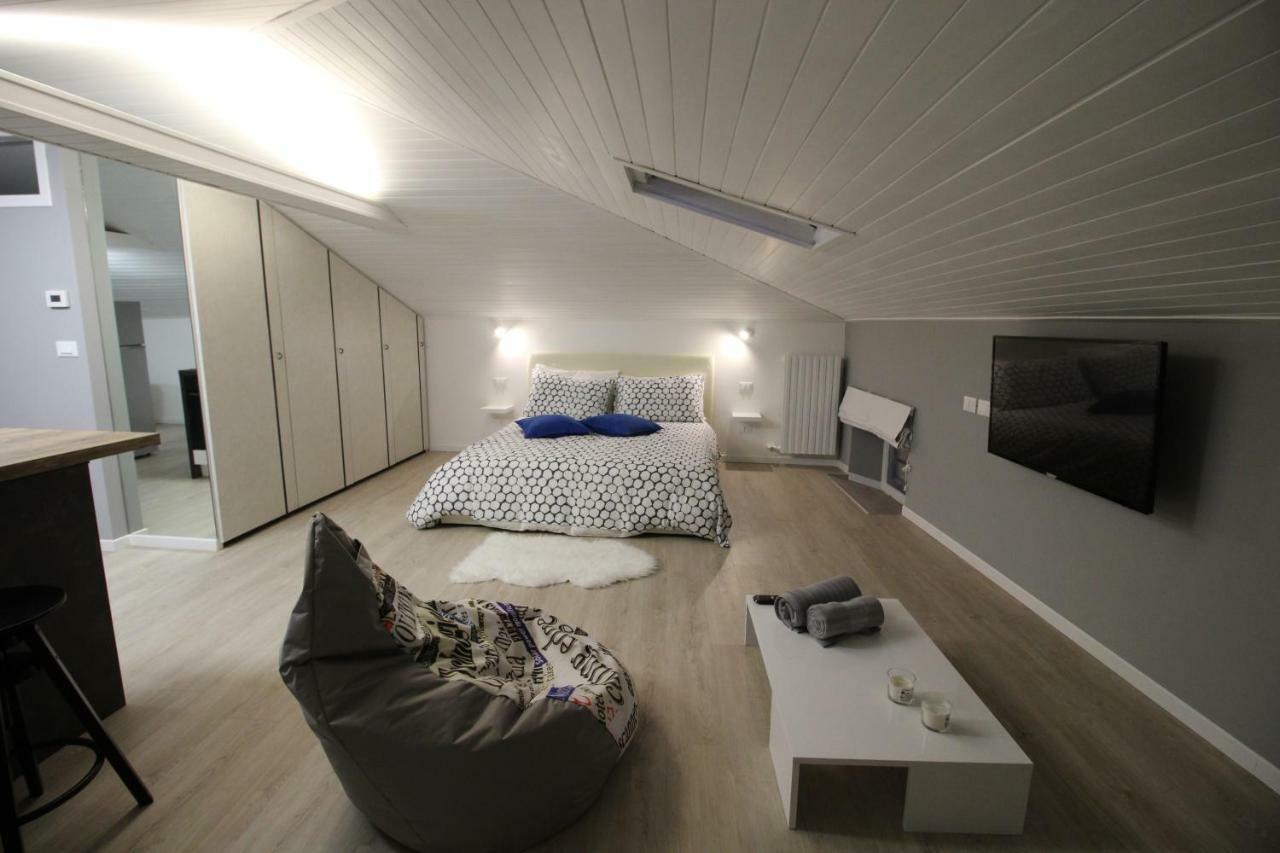 Apartmán La Mansarda Di Juliette Desenzano del Garda Exteriér fotografie