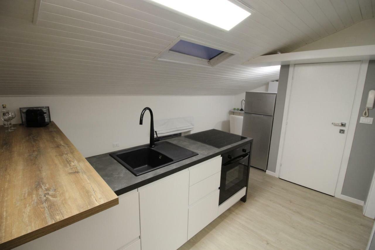 Apartmán La Mansarda Di Juliette Desenzano del Garda Exteriér fotografie