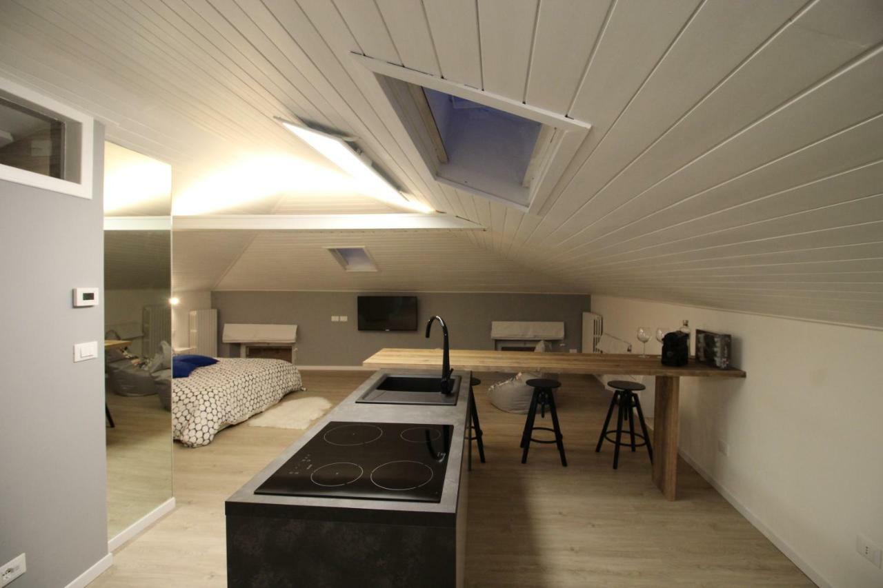 Apartmán La Mansarda Di Juliette Desenzano del Garda Exteriér fotografie
