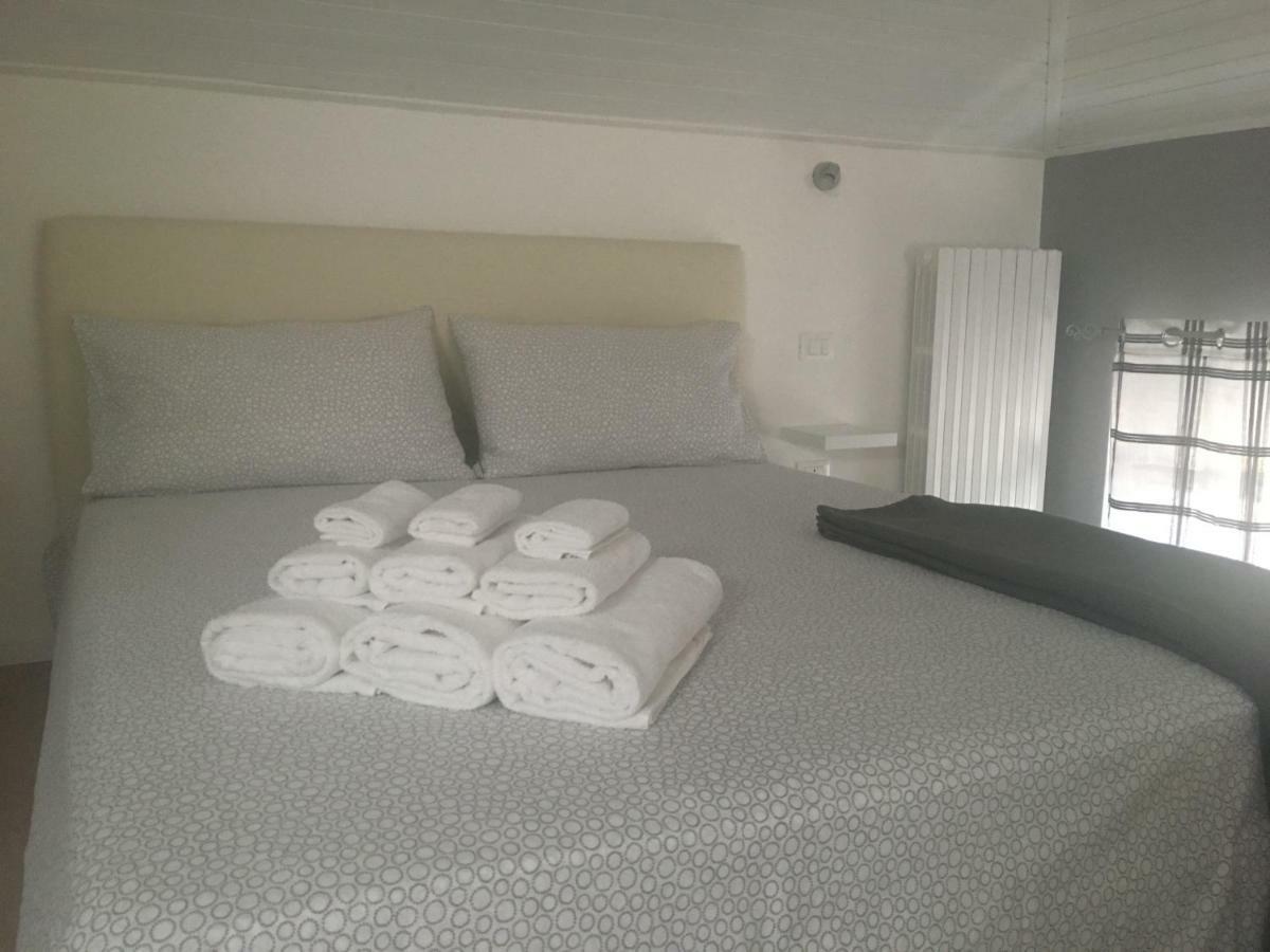 Apartmán La Mansarda Di Juliette Desenzano del Garda Exteriér fotografie